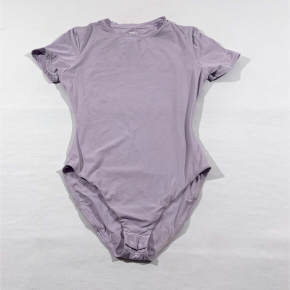 Skims Kardashian Lavender Short Sleeve Everybody Fits Body Suit Top Stretch Sz S - Picture 1 of 9